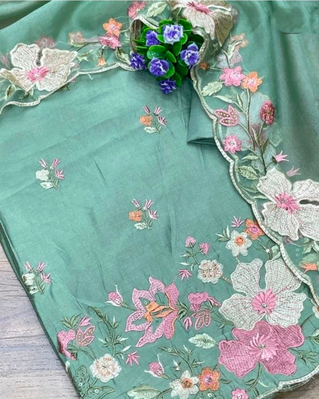 Muslin suit with Kashmiri work 1